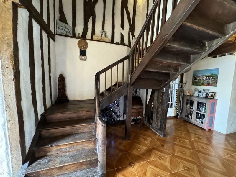 Maison ancienne - 460 m² - 22 pièces