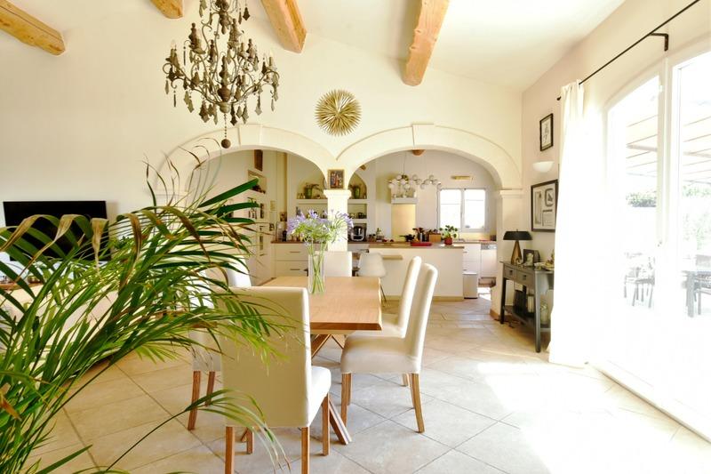 Maison - 215 m² - 5 pièces