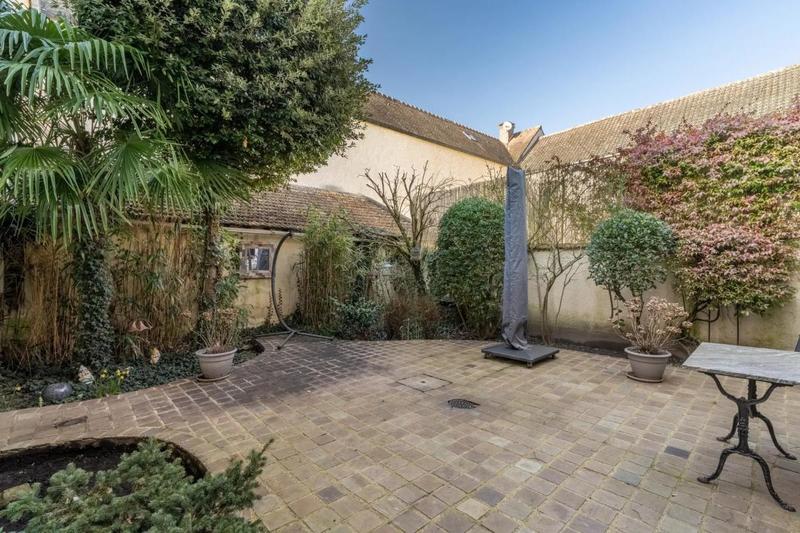 Maison - 201 m² - 6 pièces