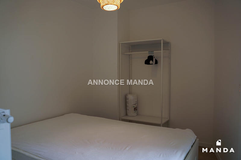 Chambre - 9 m² - 5 pièces