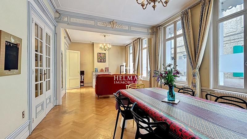 Maison - 296 m² - 8 pièces