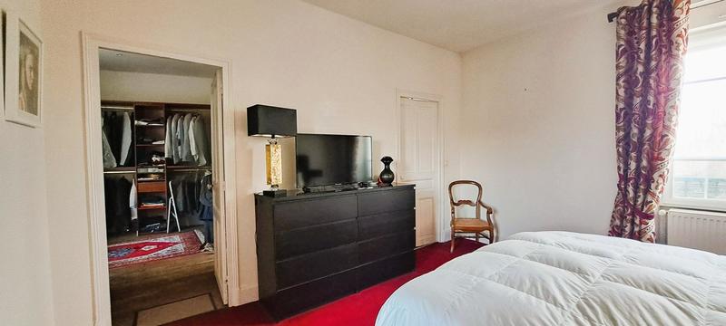 Maison - 217 m² - 6 pièces