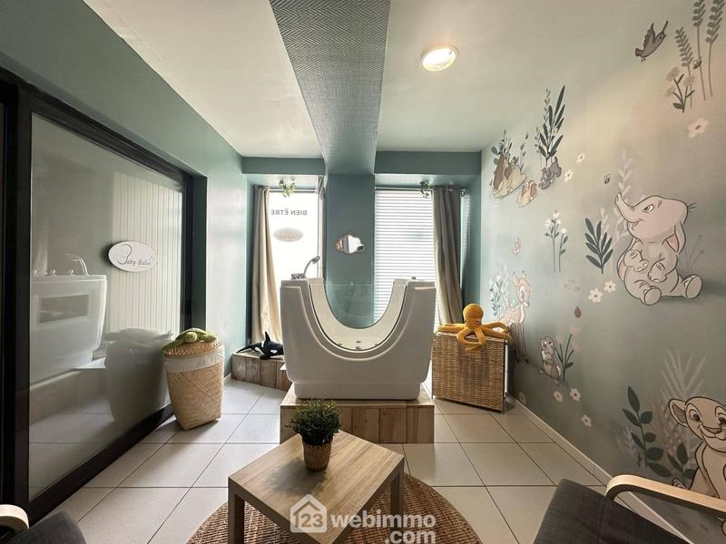 Local commercial - 102 m² - 4 pièces