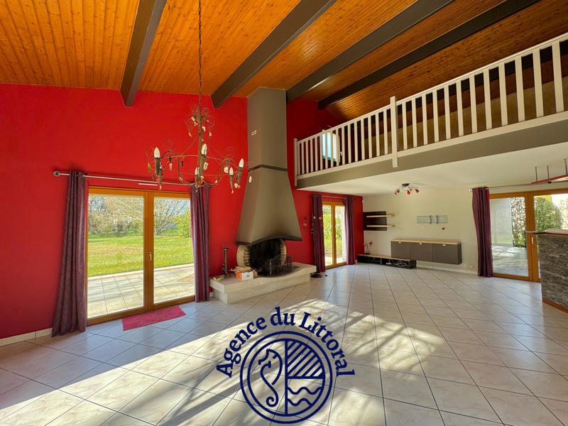 Maison - 240 m² - 6 pièces