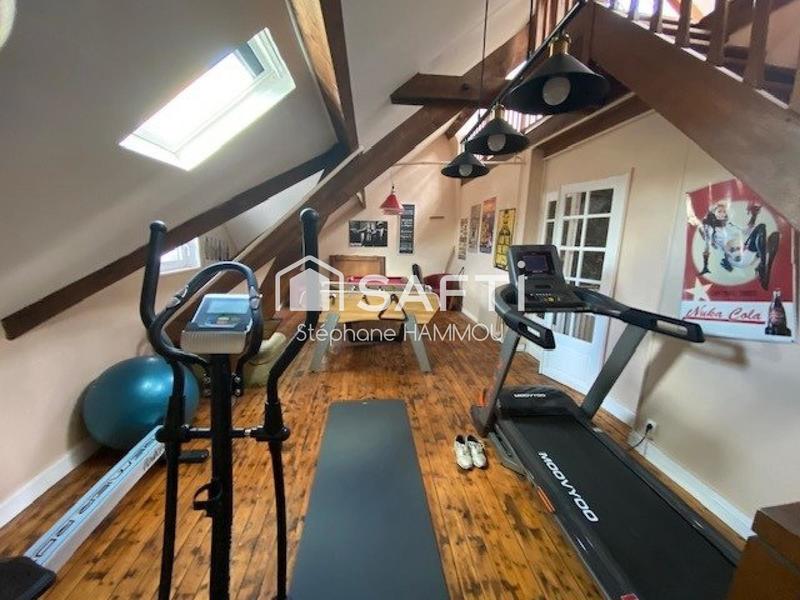 Maison - 244 m² - 9 pièces