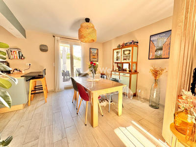 Maison - 90 m² - 5 pièces