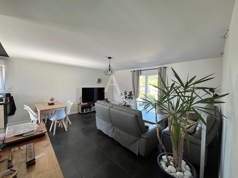 Maison - 83 m² - 4 pièces