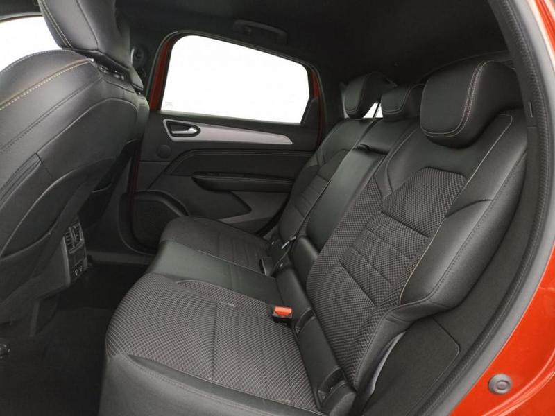 Renault Arkana E-Tech 145 - 23 Techno