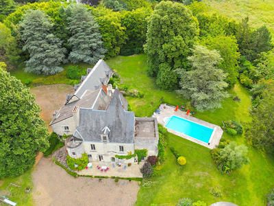 Château - 430 m² - 12 pièces