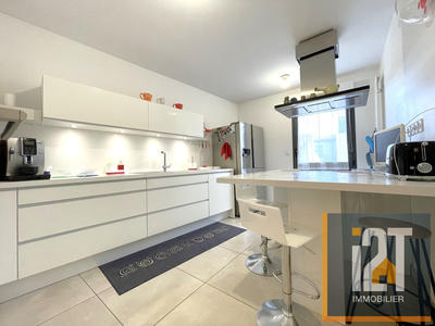 Appartement - 122 m² - 4 pièces