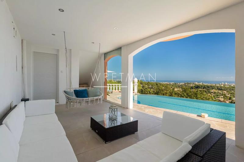 Villa - 318 m² - 13 pièces