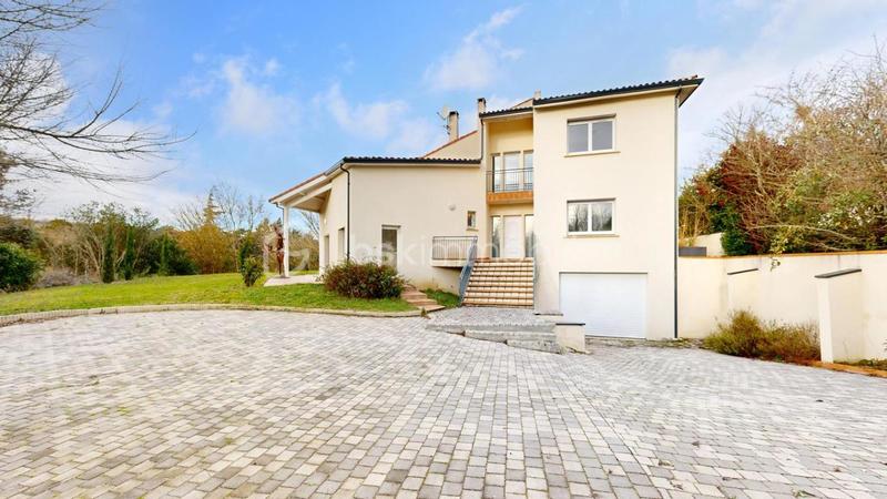 Villa - 230 m² - 6 pièces