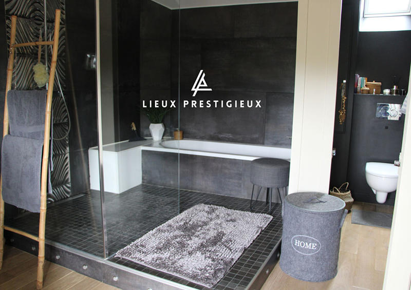 Demeure - 255 m² - 10 pièces