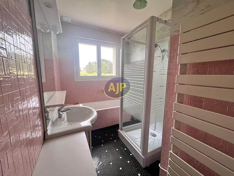 Maison - 95 m² - 4 pièces