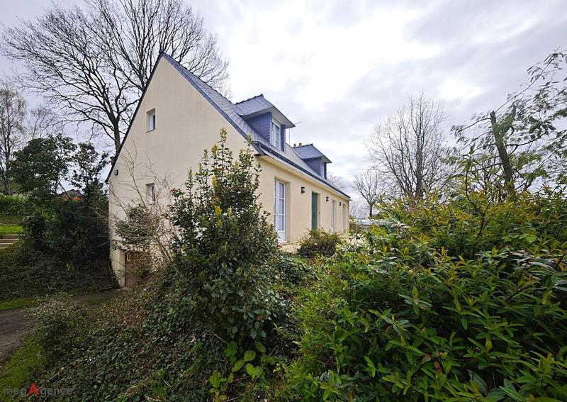 Maison - 138 m² - 5 pièces