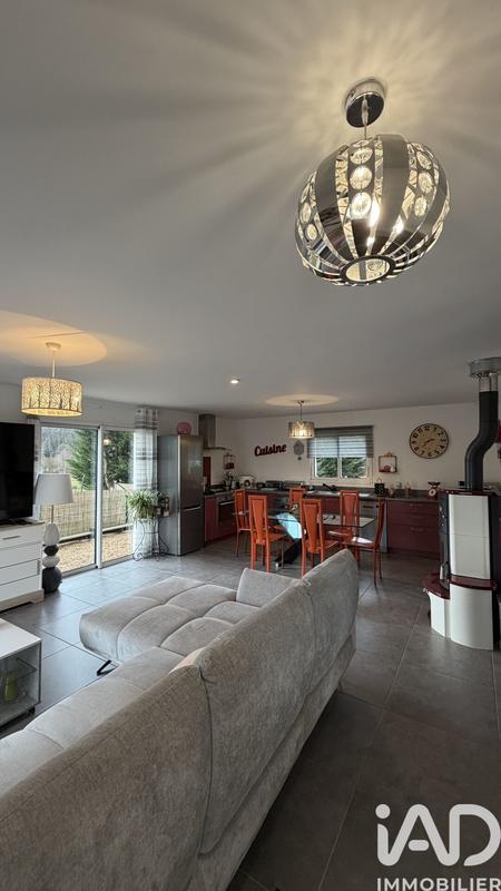 Maison - 90 m² - 5 pièces