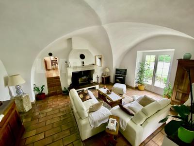 Maison traditionnelle - 150 m² - 6 pièces