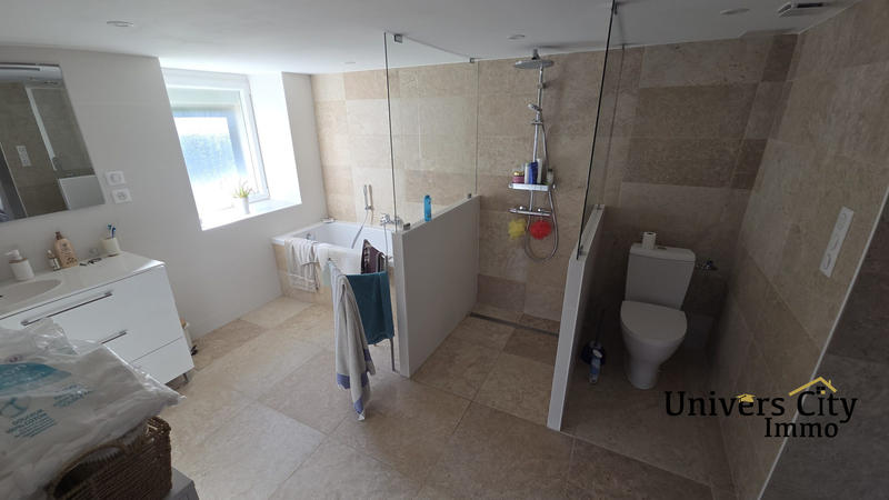 Maison - 138 m² - 5 pièces