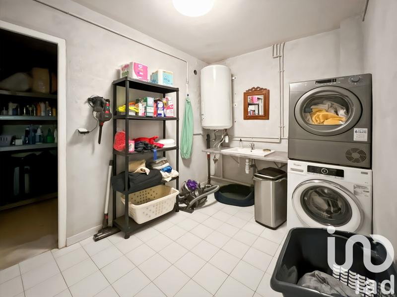 Maison - 216 m² - 7 pièces