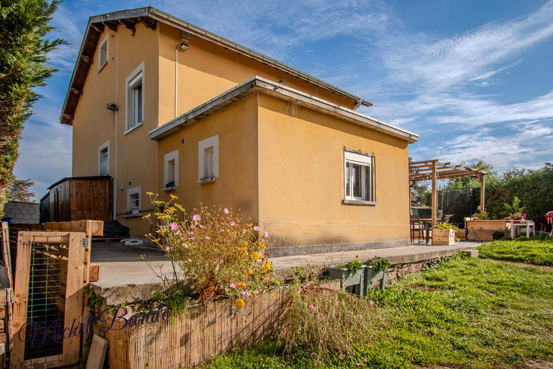 Maison - 200 m² - 7 pièces