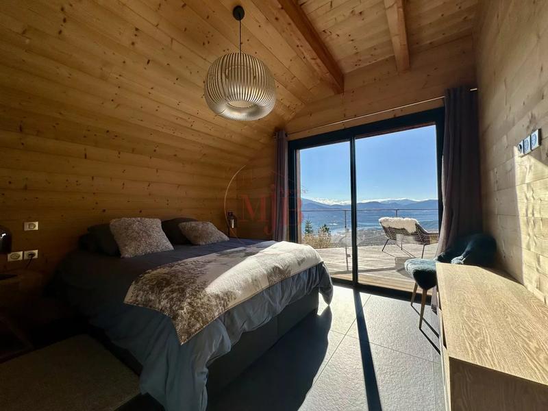 Châlet - 215 m² - 6 pièces