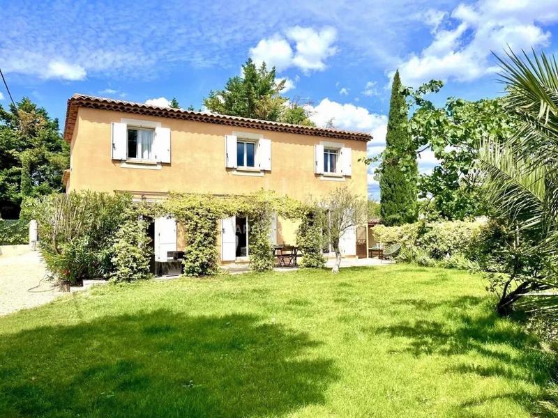 Maison - 211 m² - 7 pièces