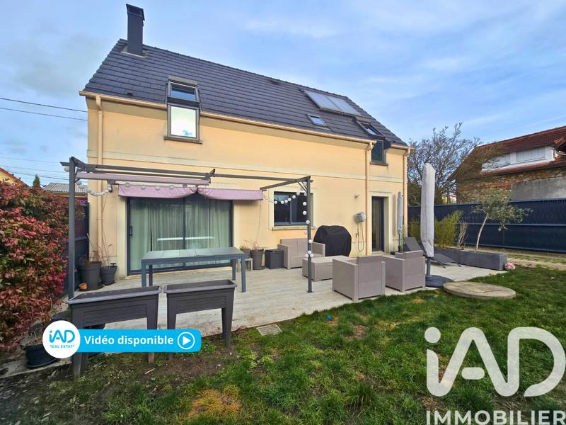 Maison - 93 m² - 5 pièces