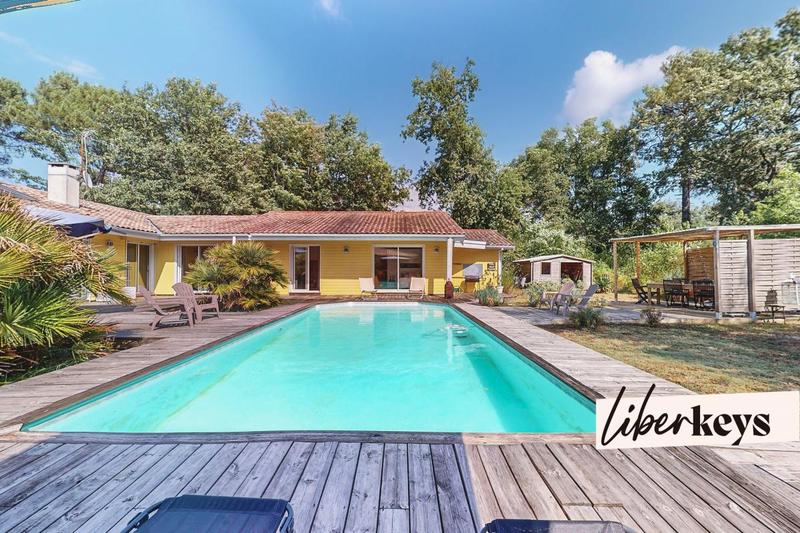 Villa - 220 m² - 8 pièces