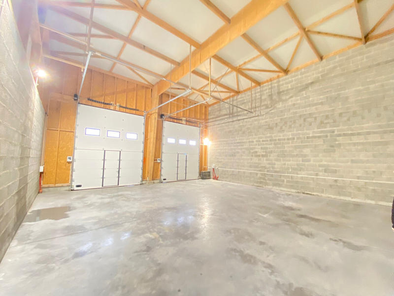 Local d'activité / Entrepôt - 183 m²