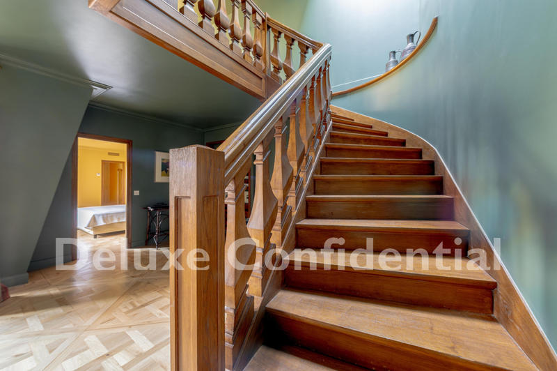 Appartement - 125 m² - 6 pièces