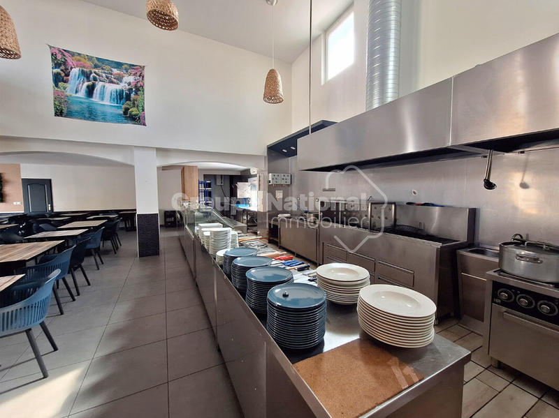 Local commercial - 200 m² - 3 pièces