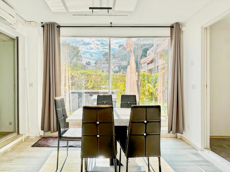 Appartement - 95 m² - 3 pièces