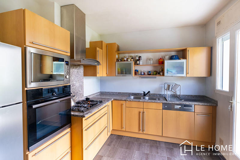 Maison - 195 m² - 8 pièces