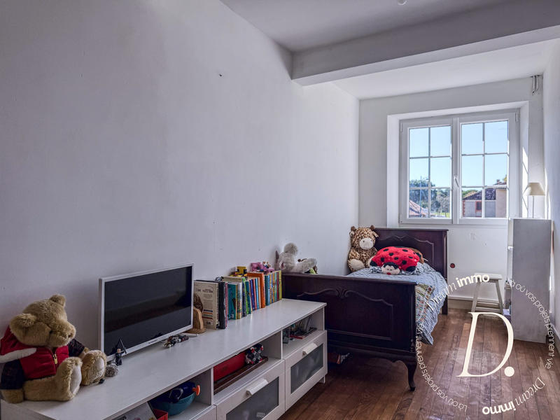 Maison - 168 m² - 8 pièces