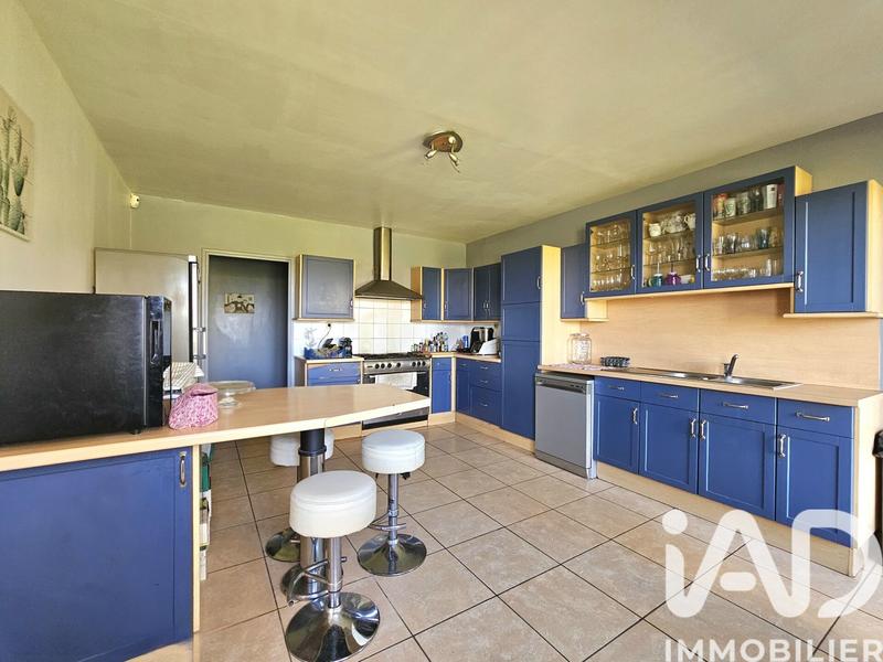 Maison - 260 m² - 7 pièces