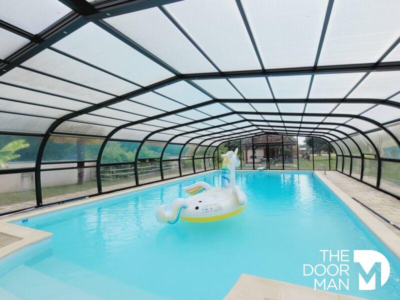 Propriété - 367 m² - 9 pièces