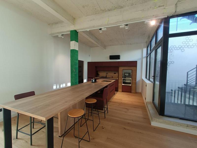 Chambre - 266 m² - 6 pièces