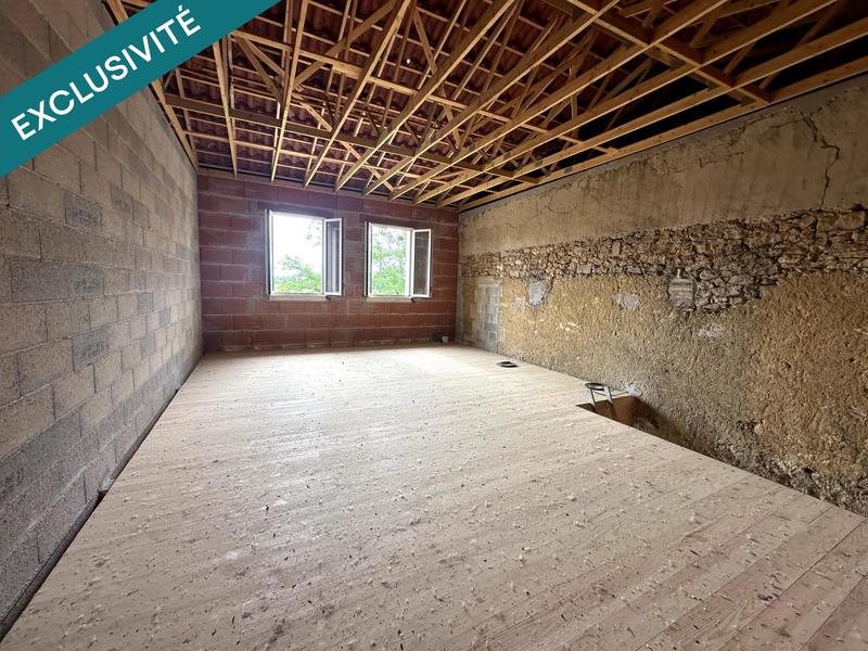 Maison - 250 m² - 6 pièces