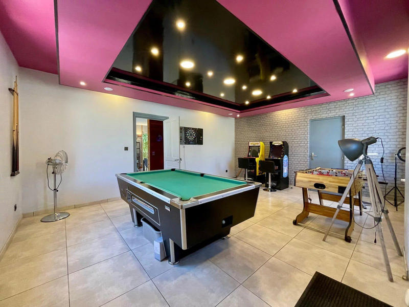 Maison - 298 m² - 8 pièces