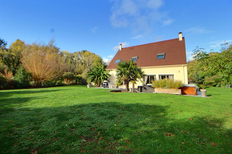 Maison - 231 m² - 7 pièces