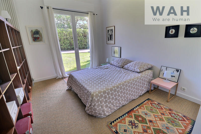 Villa - 283 m² - 8 pièces