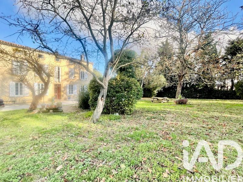 Maison - 411 m² - 11 pièces