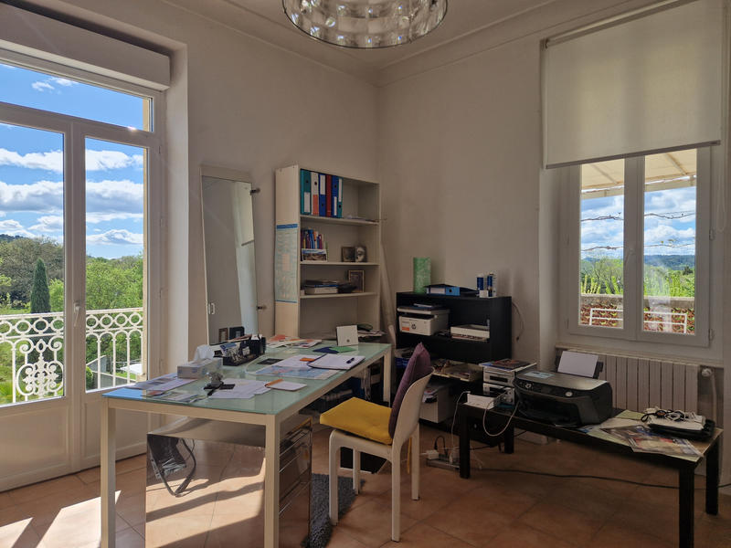 Maison - 495 m² - 23 pièces