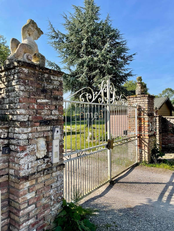 Maison - 200 m² - 6 pièces