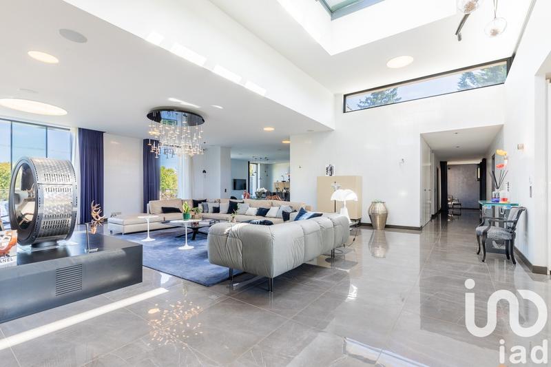 Maison de maîtres - 650 m² - 10 pièces