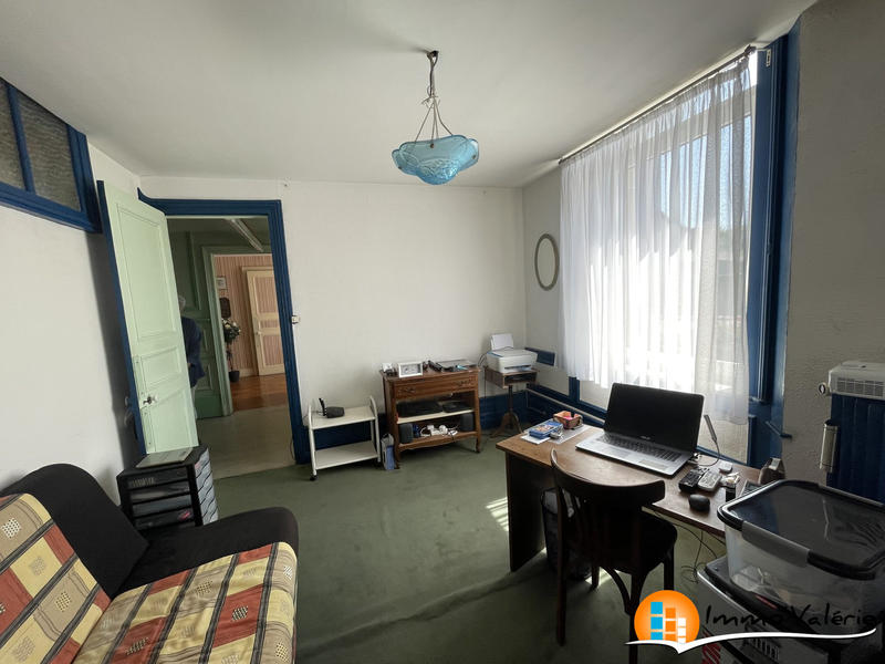 Maison - 854 m² - 19 pièces