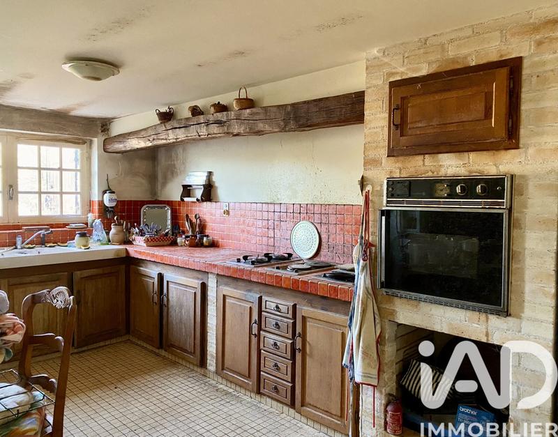 Maison - 220 m² - 12 pièces