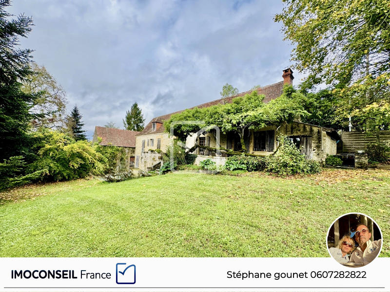 Maison - 276 m² - 8 pièces