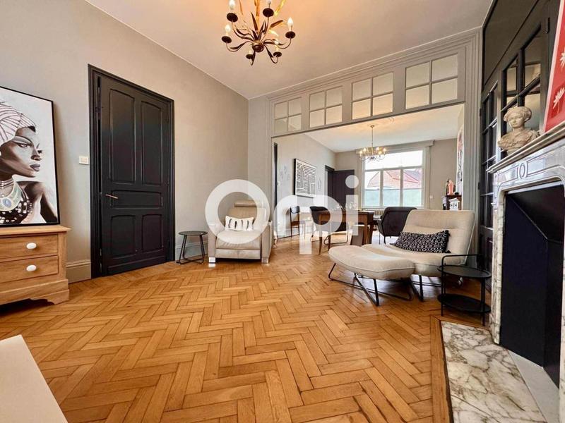 Maison - 228 m² - 7 pièces