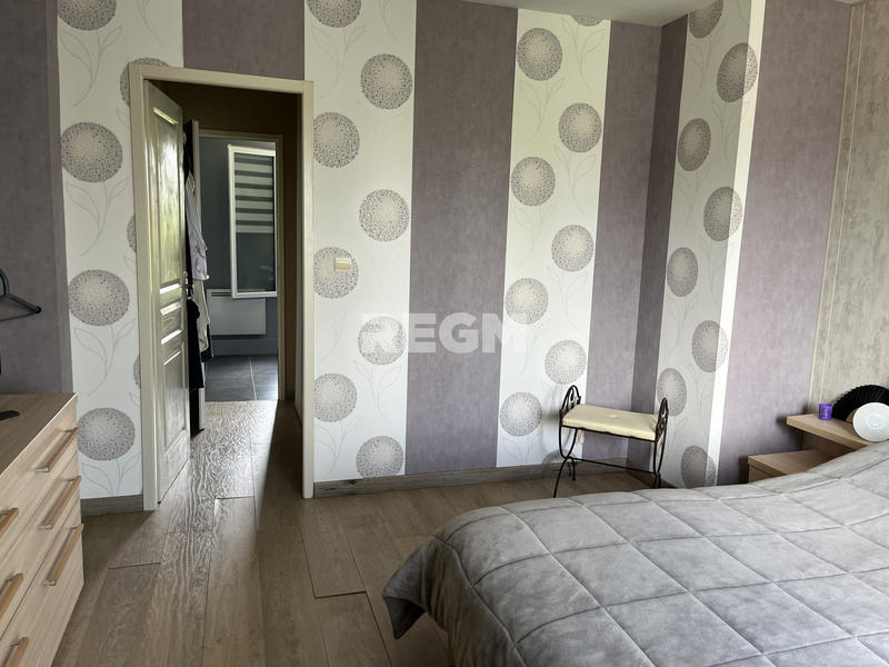 Maison - 215 m² - 8 pièces